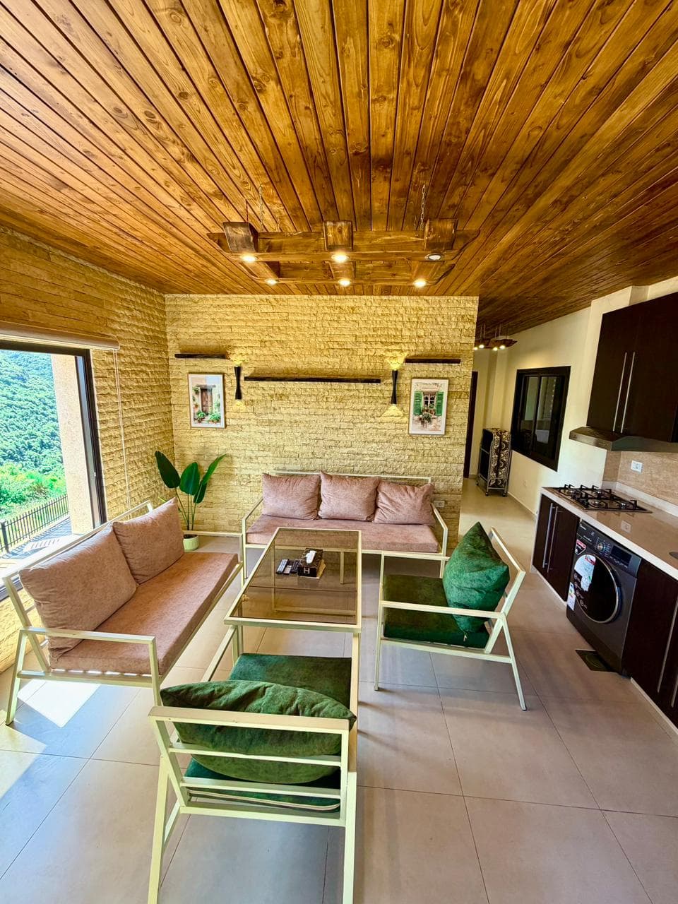 Deria Guest House Unit B