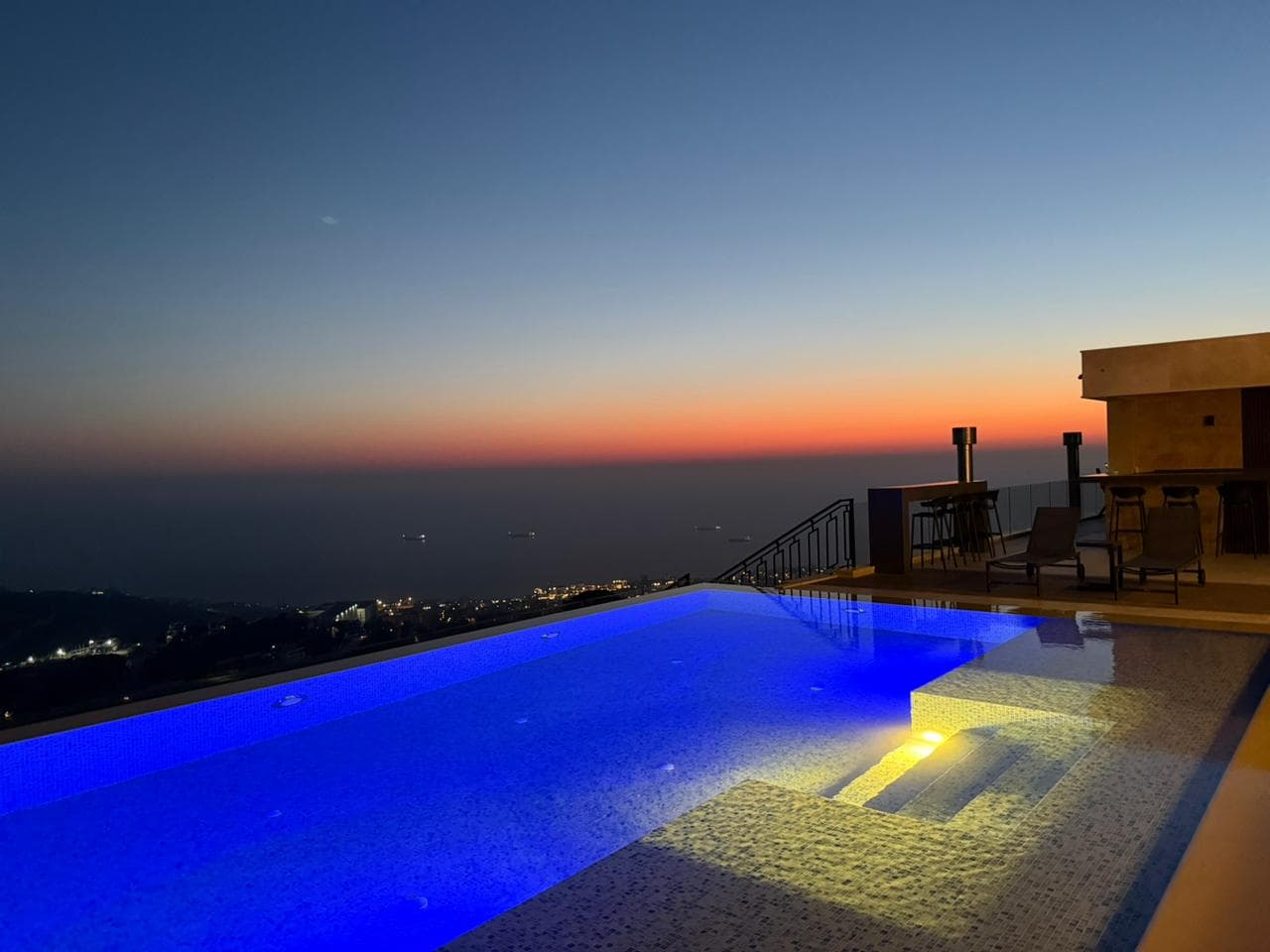 Neo's Pool chalet — photo 1